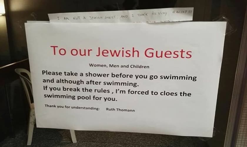 Hotel pede para judeus tomarem banho antes de entrar na piscina. (Foto: Reprodução)