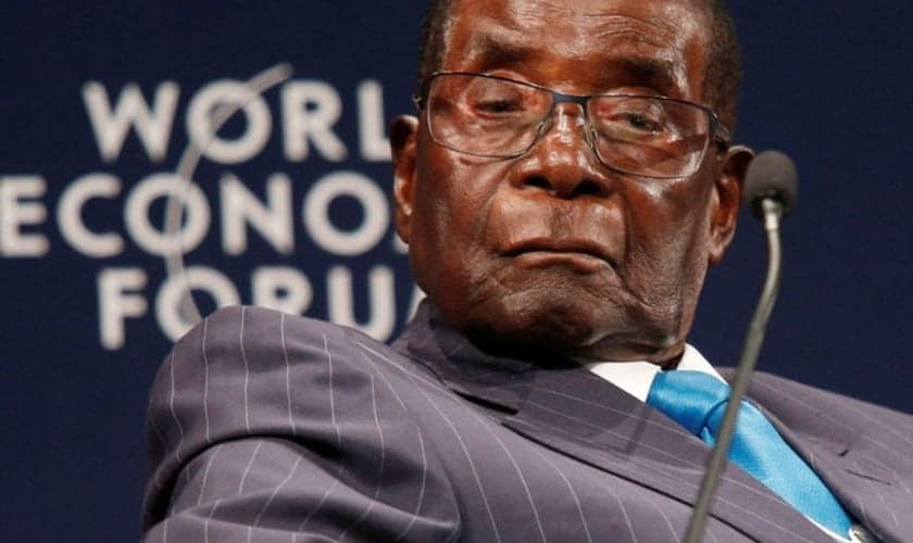 Mugabe passou o domingo em sua casa, sob vigia dos militares. (Foto: Reprodução).