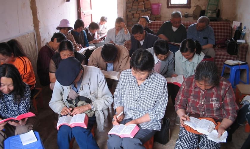 O grupo cristão irá traduzir a Bíblia para mais de 400 idiomas em 12 países asiáticos. (Foto: Reprodução).