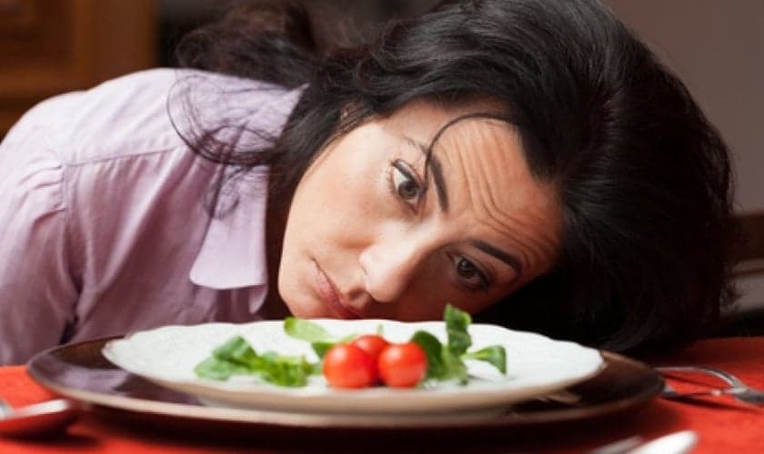 As dietas restritivas podem acabar aumentando a compulsão alimentar dos pacientes. (Foto: Reprodução)