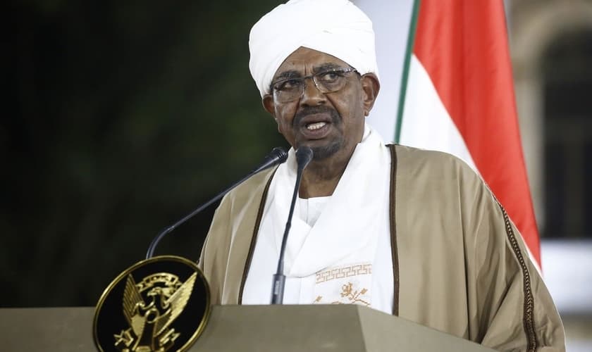 Omar al-Bashir durante um pronunciamento à nação sudanesa. (Foto: Ashraf Shazly/AFP)