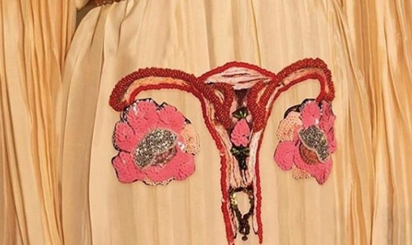 Peça da coleção da marca Gucci com tema favorável ao aborto. (Foto: Reprodução/Life Action)