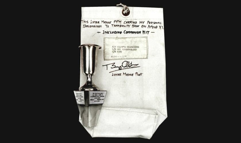 A bolsa que embalou o pão e o cálice levado por Buzz Aldrin para realizar Ceia na Lua. (Foto: David Frohman, Presidente da Peachstate Historical Consulting)