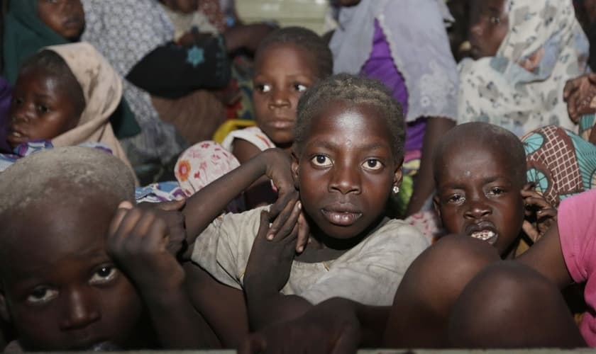 Boko Haram tem sequestrado crianças e as doutrinado para realizarem ataques suicidas com bombas em locais públicos, restaurantes e igrejas. (Foto: African Media Agency)