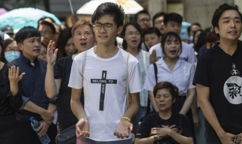 Grupos cristãos têm desempenhado um papel significativo nos protestos de Hong Kong. (Foto: Reprodução/BBC)