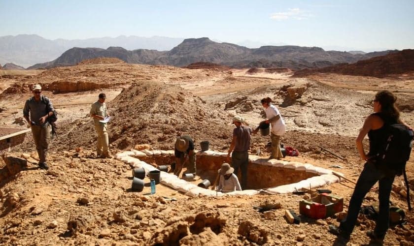 Escavações de antigas minas de cobre fazem parte do Projeto do Vale Central de Timna, da Universidade de Tel Aviv. (Foto: E. Ben-Yosef/Central Timna Valley Project)