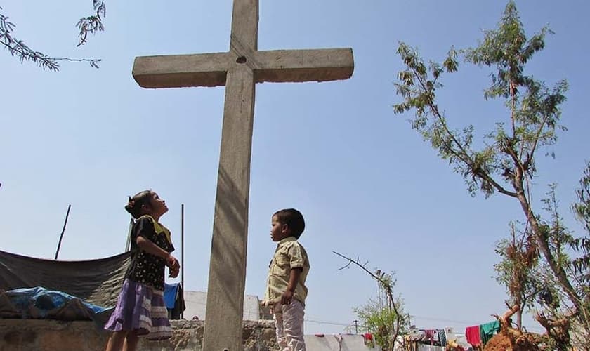 Famílias cristãs são privadas de seus direitos de liberdade religiosa protegidos constitucionalmente. (Foto: Reprodução/ ICC)